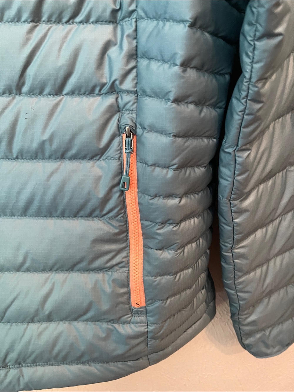 Patagonia Teal Lightweight Quilted Puffer Jacket with Peach Zippers. Women’s M. - Picture 4 of 8